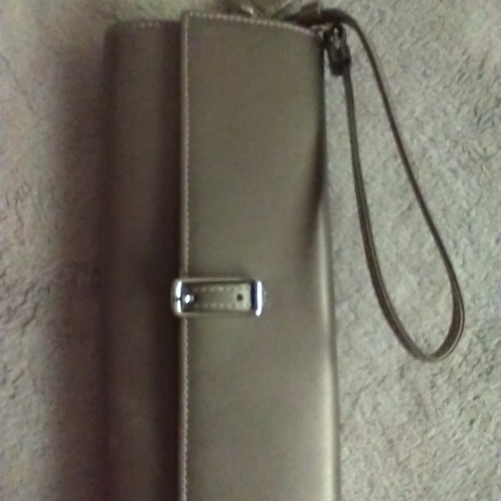 COACH Wristlet in gorgeous pewter